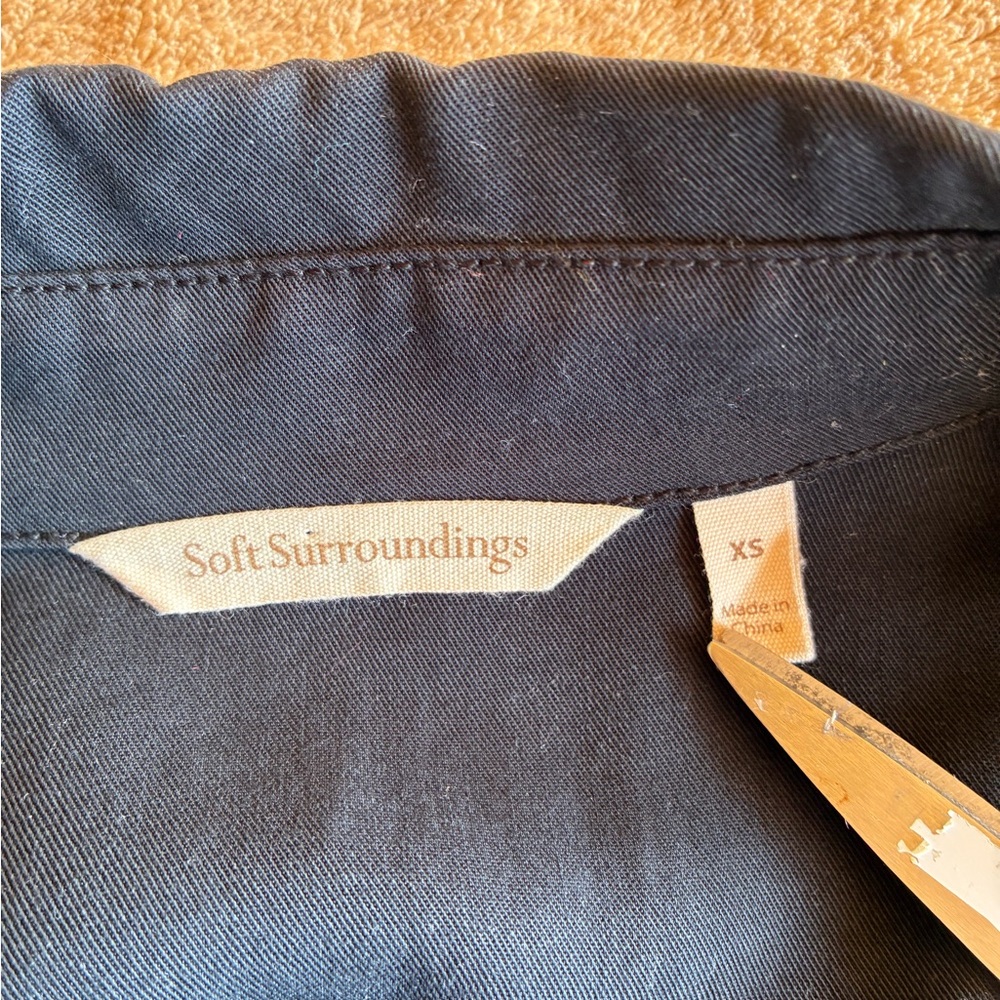 Soft Surroundings Black Tencel V-Neck Tunic in Black 
Size X-Small - Picture 7 of 9